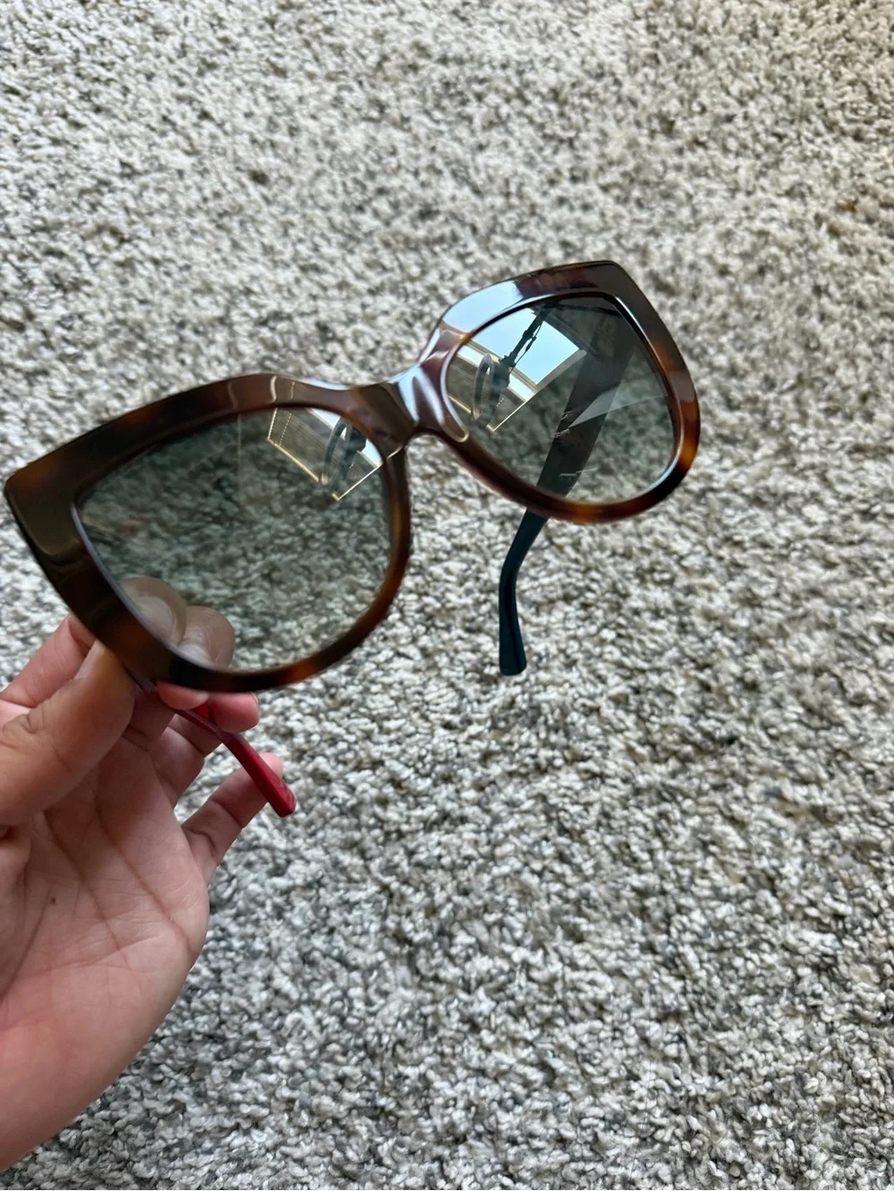 Gucci Cateye Tortoise Sunglasses with Satin Drawstring Pouch